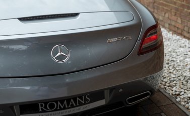 Mercedes-Benz SLS AMG Roadster 24