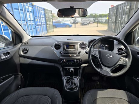 Hyundai i10 1.2 Premium Hatchback 5dr Petrol Auto Euro 6 (87 ps) 9