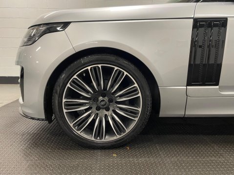 Land Rover Range Rover 3.0 SD V6 Vogue Auto 4WD Euro 6 (s/s) 5dr 9