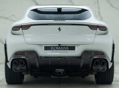 Ferrari Purosangue 8