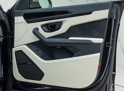 Lamborghini Urus S 27