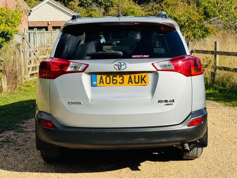 Toyota Rav4 2.2 D-4D Invincible SUV 5dr Diesel Manual 4WD Euro 5 (150 ps) 2