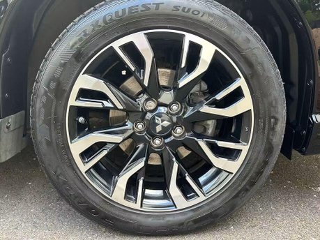 Mitsubishi Outlander 2.0h 12kWh 5h SUV 5dr Petrol Plug-in Hybrid CVT 4WD Euro 6 (s/s) (200 ps) 8
