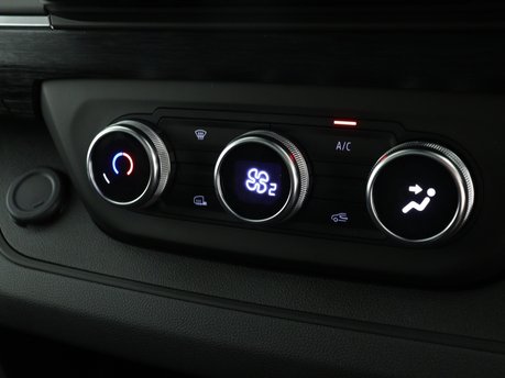 Renault Trafic SL30 E-Tech Advance RC Panel Van 22