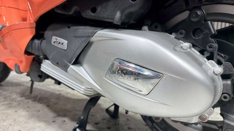 Piaggio Vespa Primavera 2018 ONLY 13K LONG MOT GREAT COLOUR SCHEME 125CC SCOOTER 28