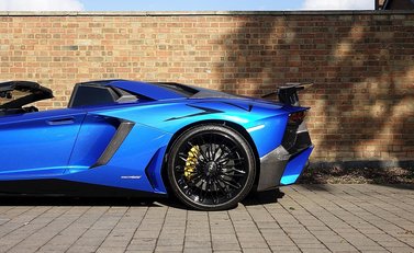 Lamborghini Aventador SV Roadster 23