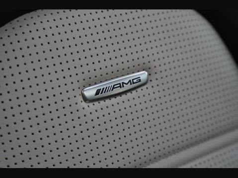 Mercedes-Benz GLC 4.0 GLC63 V8 BiTurbo AMG (Premium) SpdS MCT 4MATIC+ Euro 6 (s/s) 5dr 26