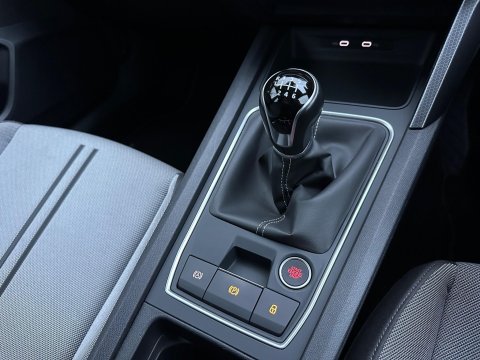 SEAT Leon 2.0 TDI SE Dynamic Euro 6 (s/s) 5dr 18