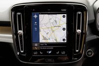 Volvo XC40 B4 R-DESIGN MHEV 25