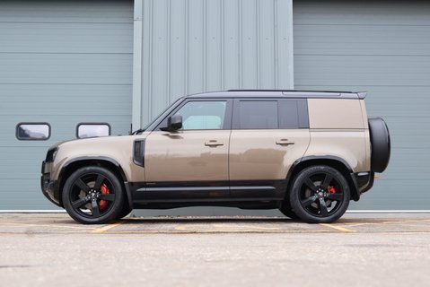 Land Rover Defender 110 D300 HARD TOP X MHEV HUGE FACTORY SPEC SEEKER STYLED WITH SEATS  8