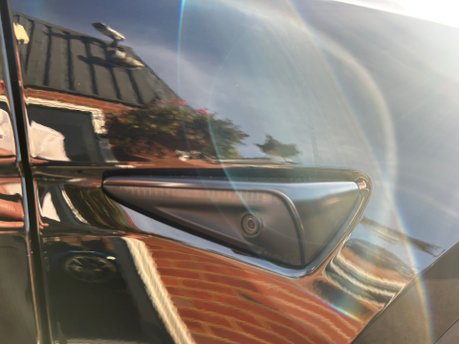 Tesla Model Y LONG RANGE AWD 17