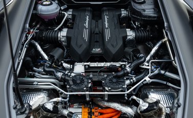 Lamborghini Revuelto 47