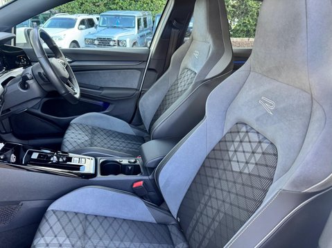 Volkswagen Golf R-LINE ETSI DSG 37