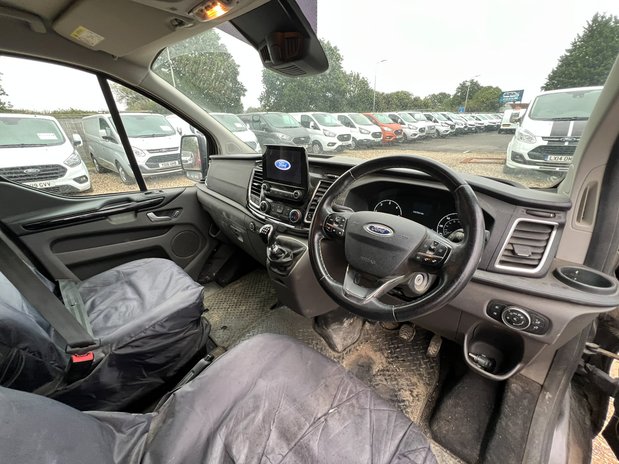 Ford Transit Custom Crew Cab SWB L1H1 Limited 300 CAT N Air Con Alloys Cam EURO 6 NO VAT 30