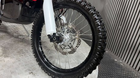 Honda CRF250 Rally 2017 ONLY 5K ENDURO ON / OFF ROAD BIKE MOT WARRANTY 250CC 30