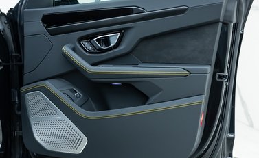 Lamborghini Urus S 24