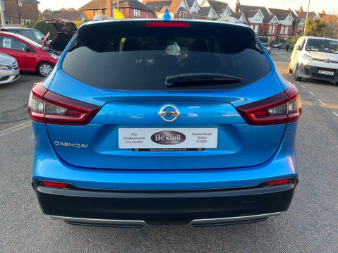 Nissan Qashqai 1.3 DIG-T TEKNA 5