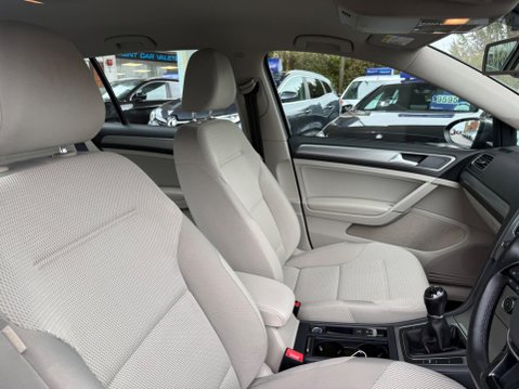 Volkswagen Golf 1.6 TDI BlueMotion Tech Match Euro 5 (s/s) 5dr 21