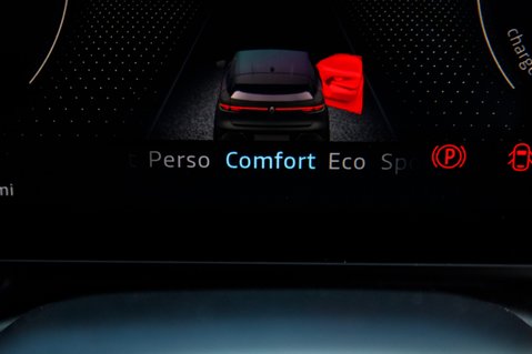 Renault Megane LAUNCH EDITION 38
