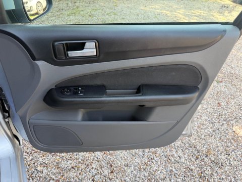 Ford Focus 1.6 TDCi DPF Zetec 5dr 24