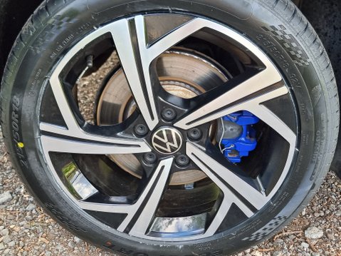 Volkswagen T-Roc R TSI 4MOTION DSG Full Service History Excellent Condition 18
