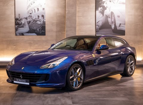 Ferrari GTC4 Lusso T 4