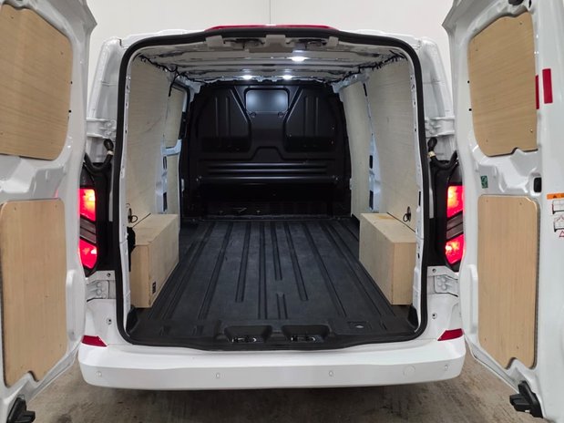 Ford Transit Custom Transit Custom 280 L2 Diesel FWD 2.0 Eco Blue 136ps H1 Van Limited Auto 9