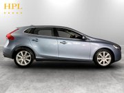 Volvo V40 1.5 T3 GPF Inscription Hatchback 5dr Petrol Auto Euro 6 (s/s) (152 ps) Air 8