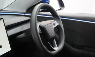 Tesla Model 3 LONG RANGE AWD Deep Blue Metallic GROK AI One Owner VATQ 21