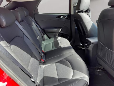Kia Xceed 1.6 GDi 8.9kWh 4 DCT Euro 6 (s/s) 5dr 37
