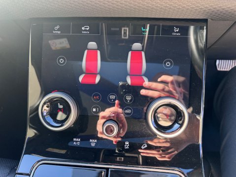 Land Rover Range Rover Velar R-DYNAMIC S 25
