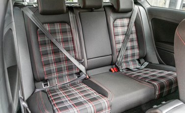 Volkswagen Golf GTI 12