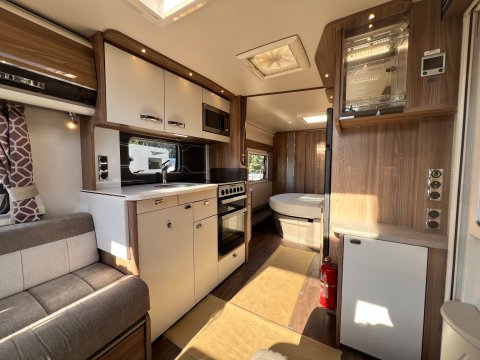 Swift Elegance 645 18