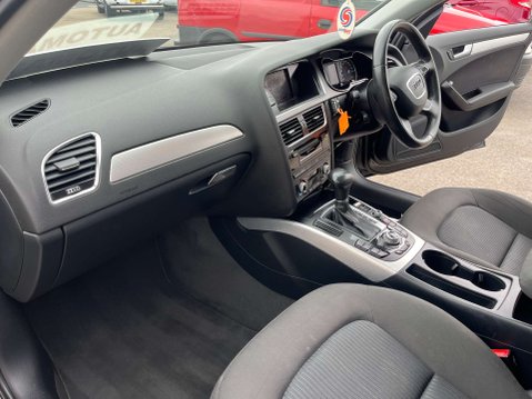 Audi A4 2.0 A4 SE TDI AUTOMATIC ESTATE 5dr 44