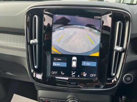 Volvo XC40 2.0 B4 MHEV R-Design Auto AWD Euro 6 (s/s) 5dr 13