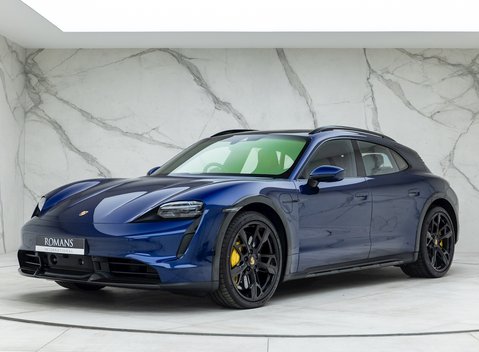 Porsche Taycan Turbo S Cross Turismo 6