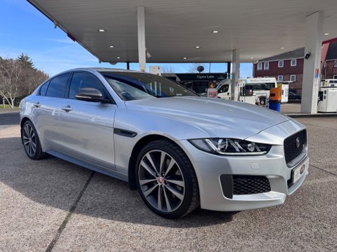Jaguar XE SPORT 6