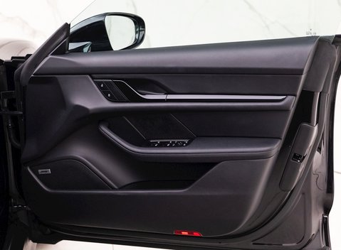 Porsche Taycan 4 Cross Turismo 24