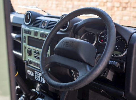 Land Rover Defender 110 Heritage Station Wagon 11