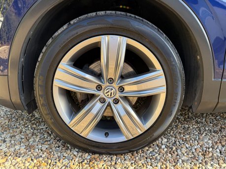 Volkswagen Tiguan 2.0 TDI BlueMotion Tech SEL Euro 6 (s/s) 5dr 14
