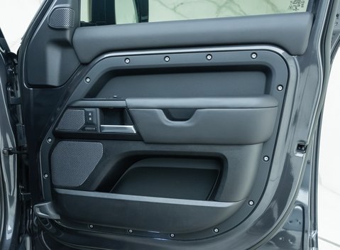 Land Rover Defender 110 V8 Carpathian Edition 25