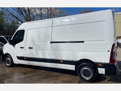 Renault Master 2.3 dCi 35 Business FWD LWB Medium Roof Euro 6 4dr 15