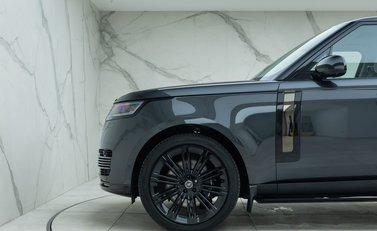Land Rover Range Rover P615 SV LWB 40