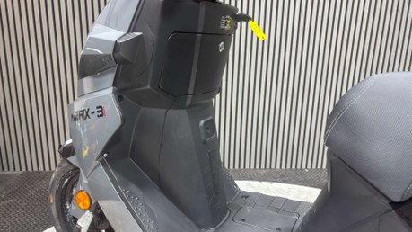 Sinnis Matrix 2021 31K RUNNING PROJECT SCOOTER SPARES OR REPAIR 125CC 7