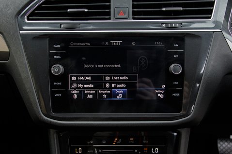 Volkswagen Tiguan Allspace LIFE TSI DSG 27