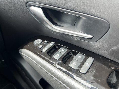 Hyundai TUCSON (Sold) 1.6 h T-GDi Ultimate SUV 5dr Petrol Hybrid Auto Euro 6 (s/s) (230 ps 17