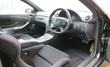 Mercedes-Benz CLK AMG Black Series 8