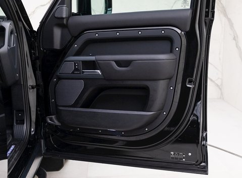 Land Rover Defender 110 P400 X 25