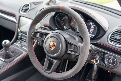 Porsche 718 4.0 718 Cayman GT4 3dr 13
