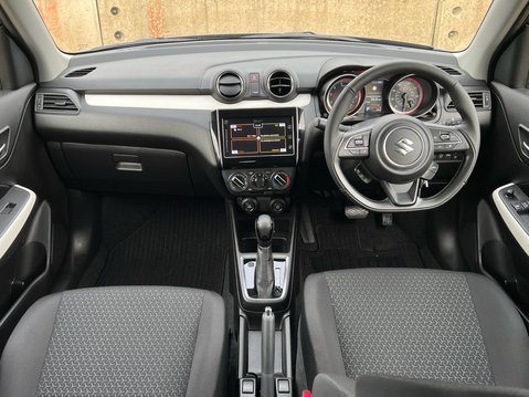 Suzuki Swift SZ-T DUALJET MHEV 10